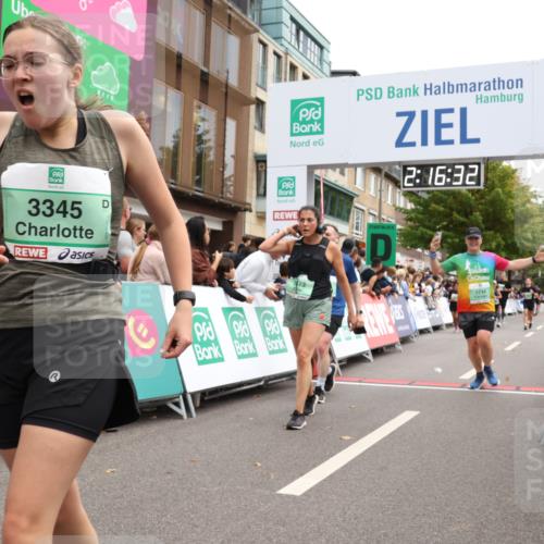 21.09.2025 - PSD Bank Halbmarathon Strokosch-Dieckow http://msf.ph/oto/8931508 21.09.2025 12:15:55 Ziel 1096, 1734, 3345, 3473, 3516, 3573, 3617, 4051 meine-sportfotos.de