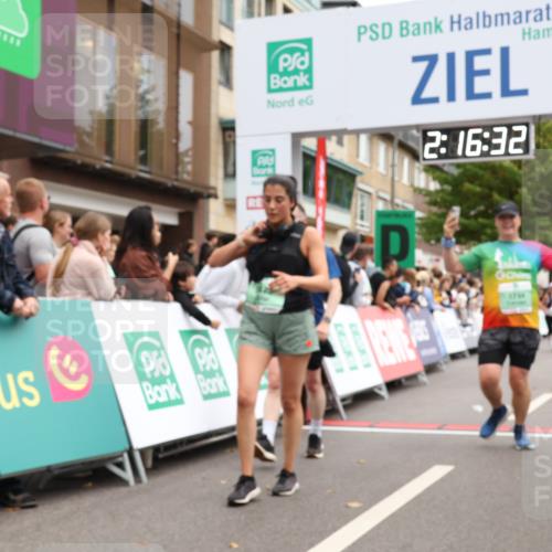 21.09.2025 - PSD Bank Halbmarathon Strokosch-Dieckow http://msf.ph/oto/8931514 21.09.2025 12:15:56 Ziel 1096, 1734, 3345, 3473, 3484, 3516, 3573, 3617 meine-sportfotos.de