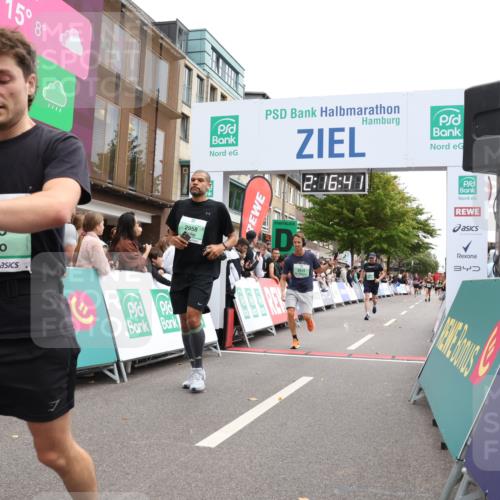 21.09.2025 - PSD Bank Halbmarathon Strokosch-Dieckow http://msf.ph/oto/8931595 21.09.2025 12:16:04 Ziel 2615, 2958, 3070, 3339, 3397, 3484 meine-sportfotos.de