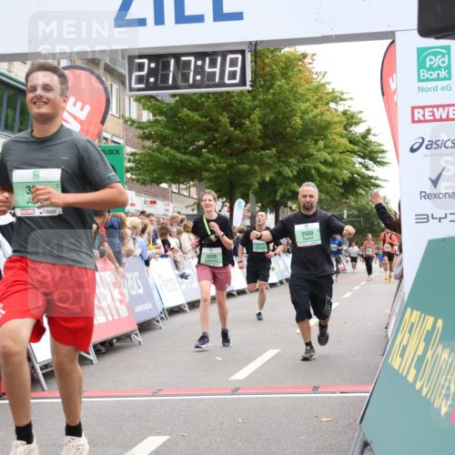 21.09.2025 - PSD Bank Halbmarathon Strokosch-Dieckow http://msf.ph/oto/8932116 21.09.2025 12:17:12 Ziel 1061, 1599, 2877, 3018, 3028, 3413, 3500, 3734 meine-sportfotos.de