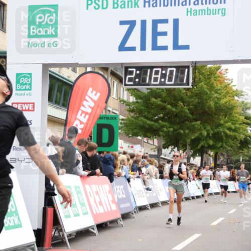 21.09.2025 - PSD Bank Halbmarathon Strokosch-Dieckow http://msf.ph/oto/8932160 21.09.2025 12:17:25 Ziel 1105, 3334, 3496, 3609, 3874, 4032 meine-sportfotos.de