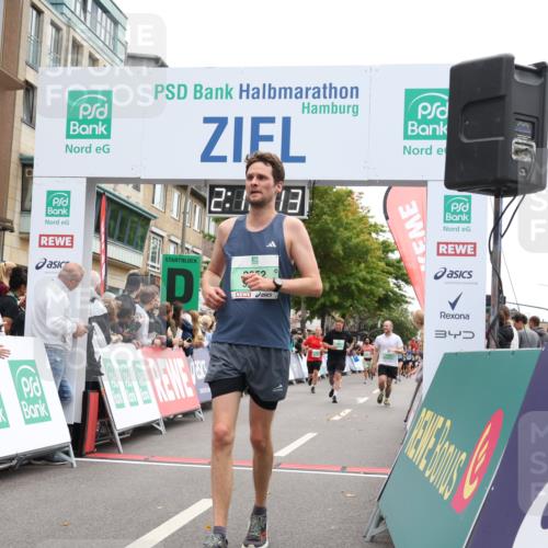 21.09.2025 - PSD Bank Halbmarathon Strokosch-Dieckow http://msf.ph/oto/8932188 21.09.2025 12:17:36 Ziel 1143, 1144, 1145, 1590, 2852, 3308, 3781 meine-sportfotos.de