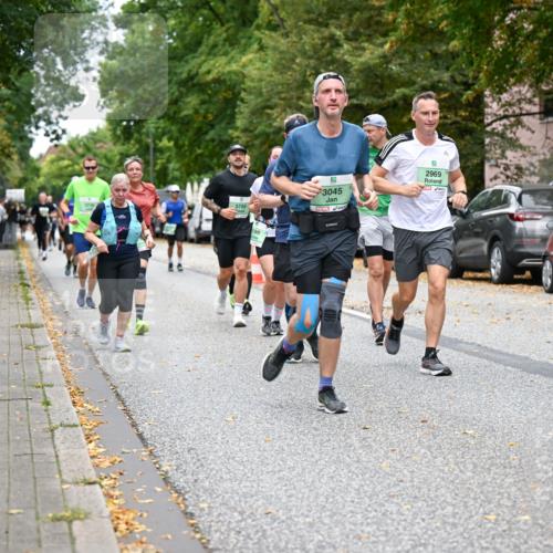 21.09.2025 - PSD Bank Halbmarathon Dr. Thomas Lammeyer http://msf.ph/oto/8932213 21.09.2025 10:51:46 Laufen 3749, 3230, 3045, 2969, 3178 meine-sportfotos.de