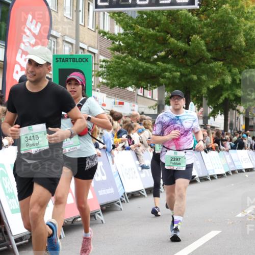 21.09.2025 - PSD Bank Halbmarathon Strokosch-Dieckow http://msf.ph/oto/8932339 21.09.2025 12:18:19 Ziel 1094, 1100, 1539, 2216, 2397, 3363, 3415, 3971 meine-sportfotos.de