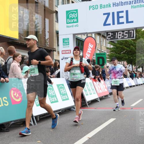 21.09.2025 - PSD Bank Halbmarathon Strokosch-Dieckow http://msf.ph/oto/8932348 21.09.2025 12:18:21 Ziel 1539, 2397, 3363, 3415, 3971 meine-sportfotos.de