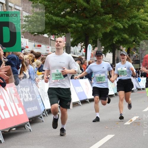 21.09.2025 - PSD Bank Halbmarathon Strokosch-Dieckow http://msf.ph/oto/8932384 21.09.2025 12:18:29 Ziel 1290, 1292, 1385, 3178, 3363, 3642 meine-sportfotos.de