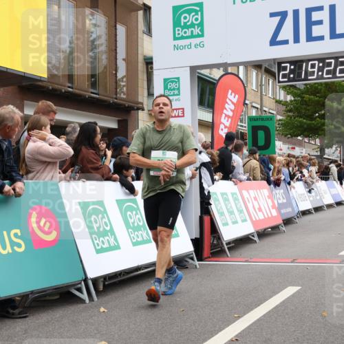 21.09.2025 - PSD Bank Halbmarathon Strokosch-Dieckow http://msf.ph/oto/8932424 21.09.2025 12:18:46 Ziel 1950, 2959, 3350, 3752, 3796 meine-sportfotos.de