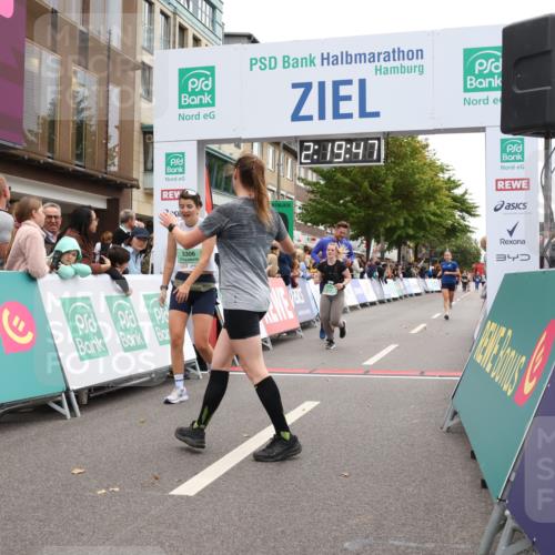 21.09.2025 - PSD Bank Halbmarathon Strokosch-Dieckow http://msf.ph/oto/8932534 21.09.2025 12:19:10 Ziel 1294, 1541, 3268, 3306, 3417, 3437, 3900 meine-sportfotos.de