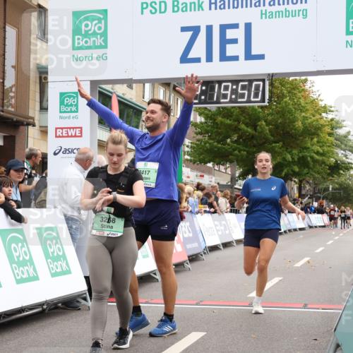 21.09.2025 - PSD Bank Halbmarathon Strokosch-Dieckow http://msf.ph/oto/8932552 21.09.2025 12:19:14 Ziel 1294, 3268, 3306, 3417, 3437, 3900 meine-sportfotos.de