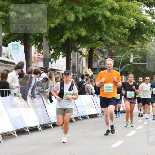 21.09.2025 - PSD Bank Halbmarathon Strokosch-Dieckow http://msf.ph/oto/8932653 21.09.2025 12:19:46 Ziel 3662, 3663 meine-sportfotos.de