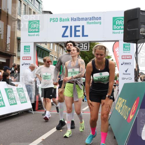 21.09.2025 - PSD Bank Halbmarathon Strokosch-Dieckow http://msf.ph/oto/8932701 21.09.2025 12:20:00 Ziel 1004, 2714, 2799, 3111, 3122, 3253, 3264, 3265, 3501, 3528, 3567, 3678, 4067 meine-sportfotos.de