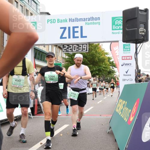21.09.2025 - PSD Bank Halbmarathon Strokosch-Dieckow http://msf.ph/oto/8932707 21.09.2025 12:20:02 Ziel 1004, 1661, 2714, 2799, 3111, 3122, 3264, 3265, 3347, 3501, 3528, 3567, 3678, 4067 meine-sportfotos.de