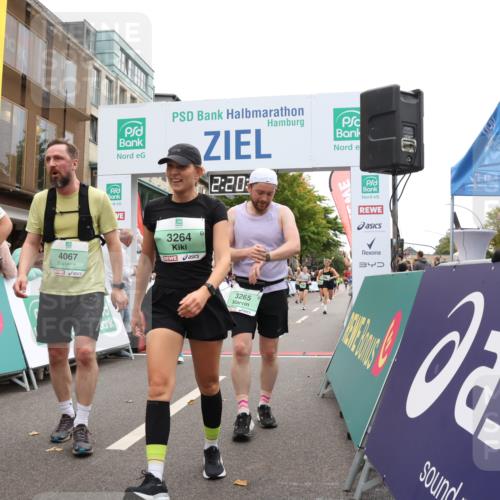 21.09.2025 - PSD Bank Halbmarathon Strokosch-Dieckow http://msf.ph/oto/8932712 21.09.2025 12:20:03 Ziel 1004, 1070, 1661, 2714, 2799, 3111, 3122, 3264, 3265, 3347, 3501, 3528, 3567, 3672, 3678, 4067 meine-sportfotos.de