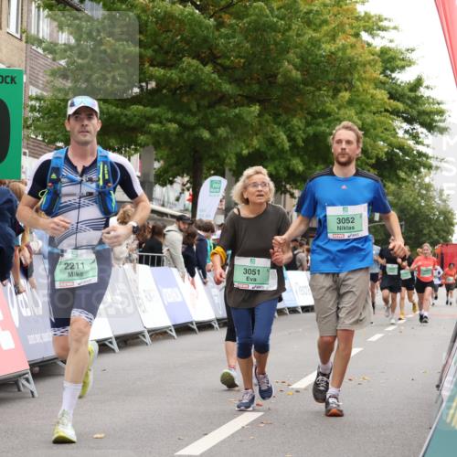 21.09.2025 - PSD Bank Halbmarathon Strokosch-Dieckow http://msf.ph/oto/8932806 21.09.2025 12:20:32 Ziel 1176, 2211, 3051, 3052, 3445 meine-sportfotos.de