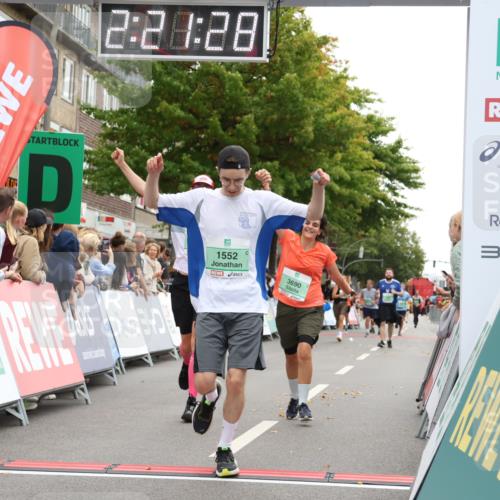 21.09.2025 - PSD Bank Halbmarathon Strokosch-Dieckow http://msf.ph/oto/8932876 21.09.2025 12:20:52 Ziel 1208, 1235, 1474, 1552, 3690 meine-sportfotos.de