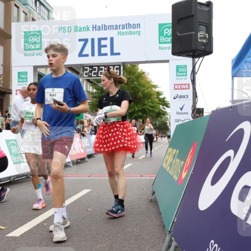 21.09.2025 - PSD Bank Halbmarathon Strokosch-Dieckow http://msf.ph/oto/8933005 21.09.2025 12:21:29 Ziel 1130, 2752, 2874, 2887, 3460, 3740, 3980 meine-sportfotos.de
