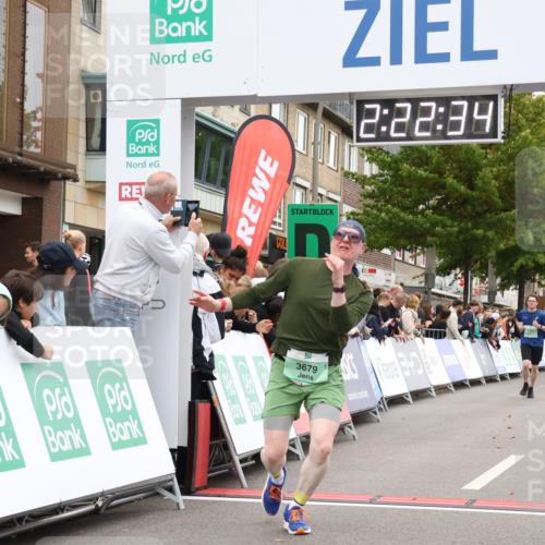21.09.2025 - PSD Bank Halbmarathon Strokosch-Dieckow http://msf.ph/oto/8933077 21.09.2025 12:21:57 Ziel 1214, 3409, 3679, 3694 meine-sportfotos.de