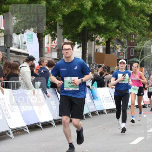 21.09.2025 - PSD Bank Halbmarathon Strokosch-Dieckow http://msf.ph/oto/8933091 21.09.2025 12:22:00 Ziel 1551, 3409, 3679, 3694 meine-sportfotos.de