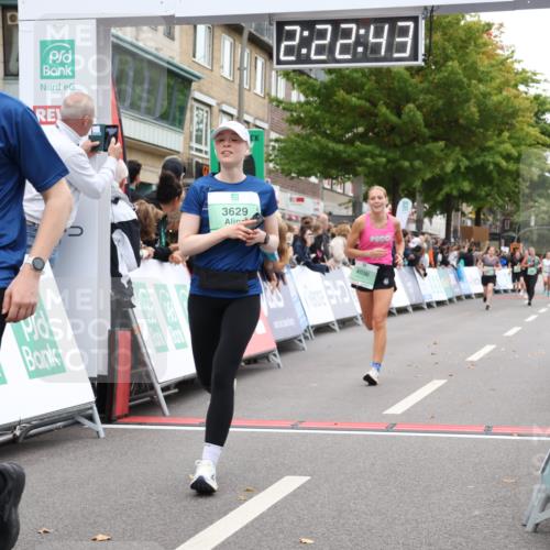 21.09.2025 - PSD Bank Halbmarathon Strokosch-Dieckow http://msf.ph/oto/8933119 21.09.2025 12:22:06 Ziel 1551, 3629, 4030 meine-sportfotos.de