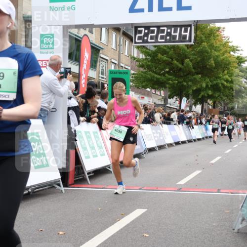 21.09.2025 - PSD Bank Halbmarathon Strokosch-Dieckow http://msf.ph/oto/8933128 21.09.2025 12:22:07 Ziel 1551, 3629, 4030 meine-sportfotos.de
