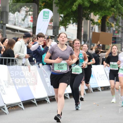 21.09.2025 - PSD Bank Halbmarathon Strokosch-Dieckow http://msf.ph/oto/8933133 21.09.2025 12:22:11 Ziel 1551, 3327, 3629, 4030 meine-sportfotos.de