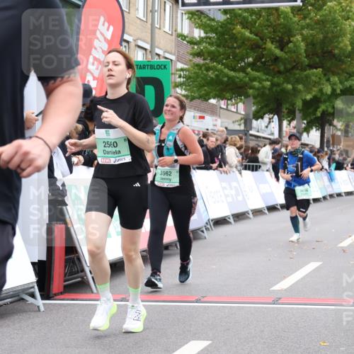 21.09.2025 - PSD Bank Halbmarathon Strokosch-Dieckow http://msf.ph/oto/8933176 21.09.2025 12:22:19 Ziel 2560, 3305, 3327, 3432, 3562, 3636, 3890 meine-sportfotos.de