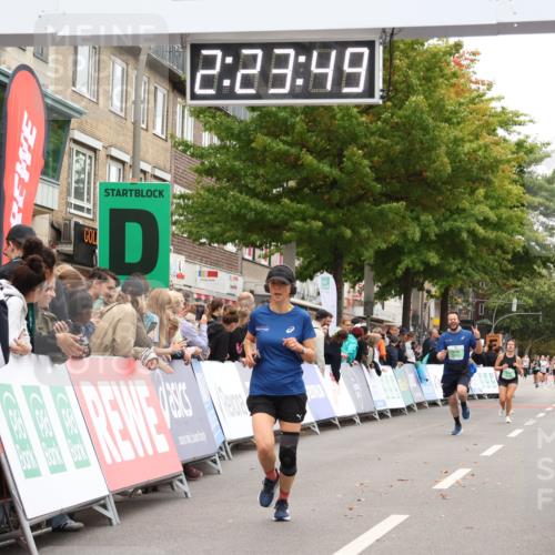 21.09.2025 - PSD Bank Halbmarathon Strokosch-Dieckow http://msf.ph/oto/8933340 21.09.2025 12:23:12 Ziel 1295, 1675, 3742, 3765 meine-sportfotos.de