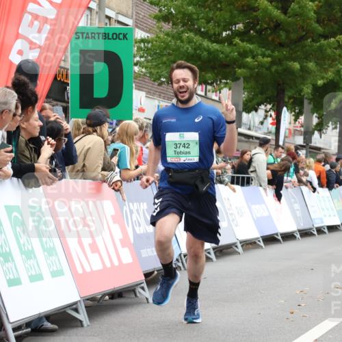 21.09.2025 - PSD Bank Halbmarathon Strokosch-Dieckow http://msf.ph/oto/8933363 21.09.2025 12:23:16 Ziel 1295, 1675, 3695, 3742 meine-sportfotos.de