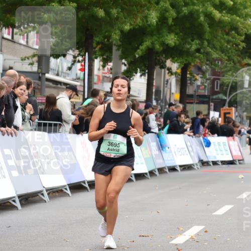 21.09.2025 - PSD Bank Halbmarathon Strokosch-Dieckow http://msf.ph/oto/8933376 21.09.2025 12:23:19 Ziel 1295, 3695, 3742 meine-sportfotos.de