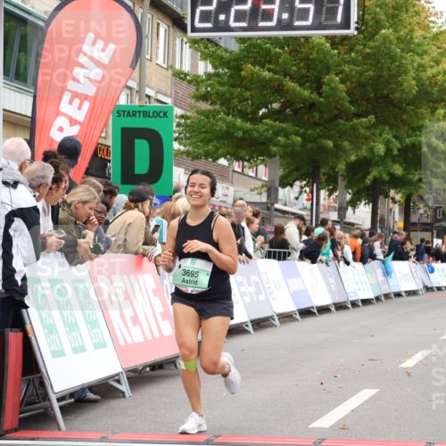 21.09.2025 - PSD Bank Halbmarathon Strokosch-Dieckow http://msf.ph/oto/8933383 21.09.2025 12:23:20 Ziel 1295, 3695, 3742 meine-sportfotos.de
