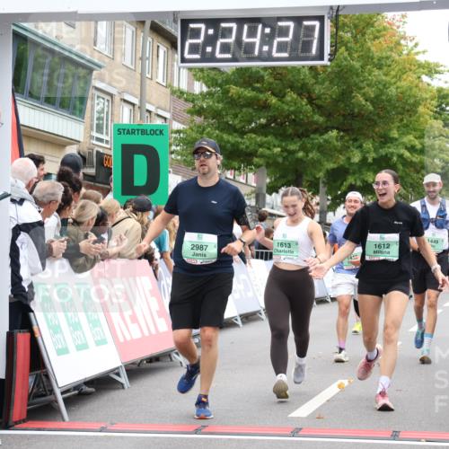 21.09.2025 - PSD Bank Halbmarathon Strokosch-Dieckow http://msf.ph/oto/8933462 21.09.2025 12:23:50 Ziel 1011, 1012, 1013, 1448, 1449, 1612, 1613, 2987, 3225, 3368, 3515, 3546 meine-sportfotos.de