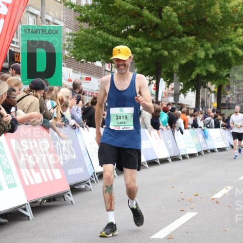 21.09.2025 - PSD Bank Halbmarathon Strokosch-Dieckow http://msf.ph/oto/8933561 21.09.2025 12:24:19 Ziel 1575, 1576, 3138, 3419 meine-sportfotos.de