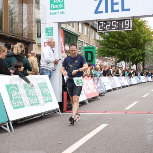21.09.2025 - PSD Bank Halbmarathon Strokosch-Dieckow http://msf.ph/oto/8933629 21.09.2025 12:24:42 Ziel 3219, 3281 meine-sportfotos.de