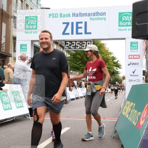 21.09.2025 - PSD Bank Halbmarathon Strokosch-Dieckow http://msf.ph/oto/8933668 21.09.2025 12:25:03 Ziel 3143, 3214, 3263, 3762 meine-sportfotos.de