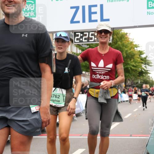 21.09.2025 - PSD Bank Halbmarathon Strokosch-Dieckow http://msf.ph/oto/8933670 21.09.2025 12:25:03 Ziel 3143, 3214, 3263, 3762 meine-sportfotos.de