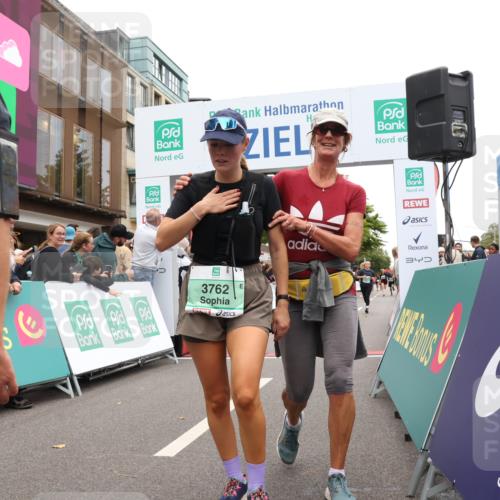 21.09.2025 - PSD Bank Halbmarathon Strokosch-Dieckow http://msf.ph/oto/8933675 21.09.2025 12:25:04 Ziel 3143, 3214, 3263, 3745, 3762 meine-sportfotos.de
