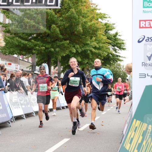 21.09.2025 - PSD Bank Halbmarathon Strokosch-Dieckow http://msf.ph/oto/8933685 21.09.2025 12:25:09 Ziel 1654, 1655, 1808, 3745, 3762, 4014 meine-sportfotos.de