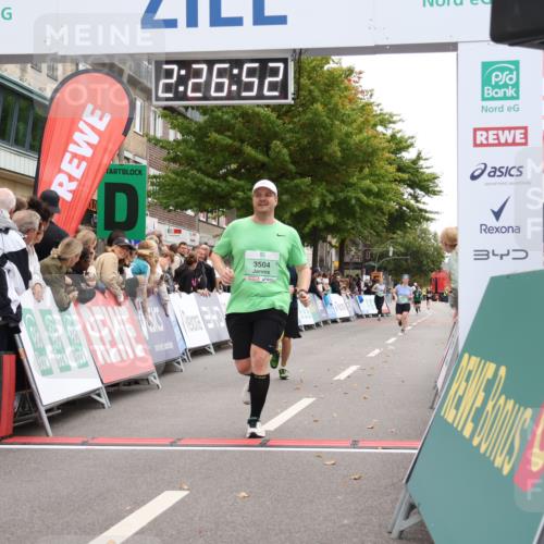 21.09.2025 - PSD Bank Halbmarathon Strokosch-Dieckow http://msf.ph/oto/8933853 21.09.2025 12:26:15 Ziel 2975, 3227, 3258, 3504, 3631, 3829 meine-sportfotos.de