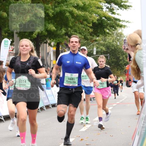 21.09.2025 - PSD Bank Halbmarathon Strokosch-Dieckow http://msf.ph/oto/8933940 21.09.2025 12:26:39 Ziel 1681, 2900, 2903, 2950, 3514, 3686 meine-sportfotos.de