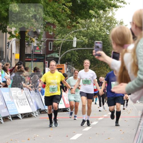 21.09.2025 - PSD Bank Halbmarathon Strokosch-Dieckow http://msf.ph/oto/8934017 21.09.2025 12:27:03 Ziel 3518, 3559 meine-sportfotos.de