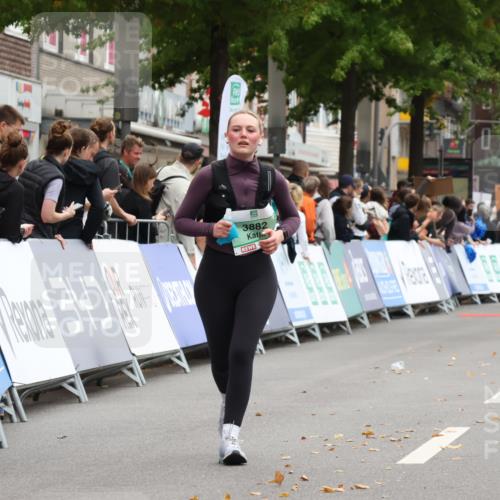 21.09.2025 - PSD Bank Halbmarathon Strokosch-Dieckow http://msf.ph/oto/8934072 21.09.2025 12:27:19 Ziel 3277, 3278, 3279, 3330, 3357, 3856, 3882 meine-sportfotos.de