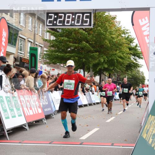 21.09.2025 - PSD Bank Halbmarathon Strokosch-Dieckow http://msf.ph/oto/8934091 21.09.2025 12:27:28 Ziel 1269, 1270, 3451, 3882, 3989 meine-sportfotos.de