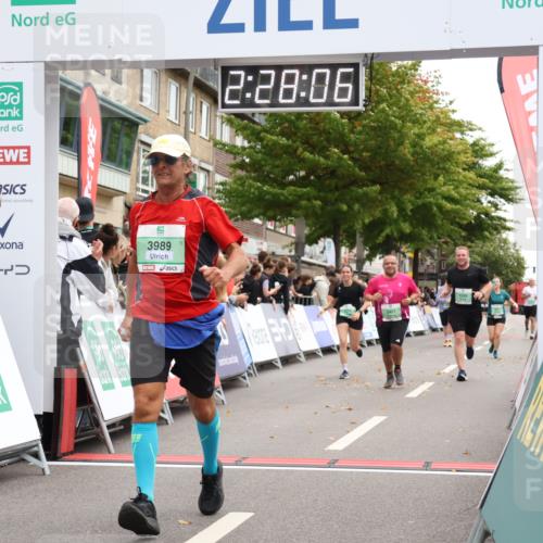 21.09.2025 - PSD Bank Halbmarathon Strokosch-Dieckow http://msf.ph/oto/8934103 21.09.2025 12:27:29 Ziel 1269, 1270, 3451, 3882, 3989 meine-sportfotos.de