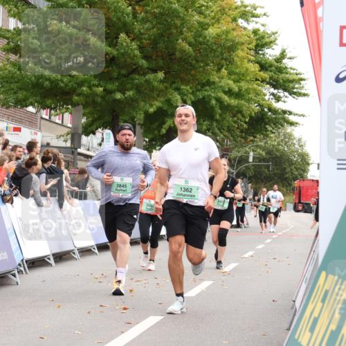 21.09.2025 - PSD Bank Halbmarathon Strokosch-Dieckow http://msf.ph/oto/8934144 21.09.2025 12:27:38 Ziel 1269, 1270, 1362, 3451, 3490, 3661, 3845 meine-sportfotos.de