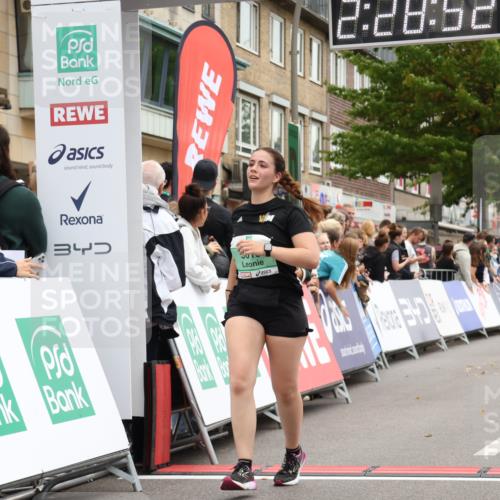 21.09.2025 - PSD Bank Halbmarathon Strokosch-Dieckow http://msf.ph/oto/8934265 21.09.2025 12:28:15 Ziel 1677, 3478, 3481, 3507, 3594, 3600, 3615 meine-sportfotos.de