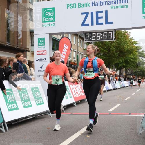 21.09.2025 - PSD Bank Halbmarathon Strokosch-Dieckow http://msf.ph/oto/8934287 21.09.2025 12:28:20 Ziel 1677, 3478, 3481, 3600, 3615, 3658 meine-sportfotos.de