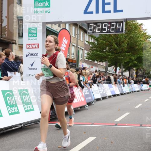 21.09.2025 - PSD Bank Halbmarathon Strokosch-Dieckow http://msf.ph/oto/8934369 21.09.2025 12:28:47 Ziel 1597, 3557 meine-sportfotos.de