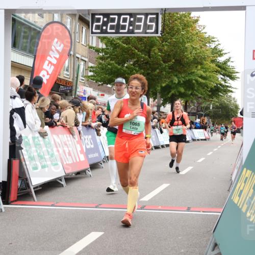 21.09.2025 - PSD Bank Halbmarathon Strokosch-Dieckow http://msf.ph/oto/8934401 21.09.2025 12:28:58 Ziel 1065, 1573, 3239, 3684, 3685 meine-sportfotos.de