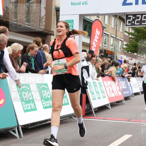 21.09.2025 - PSD Bank Halbmarathon Strokosch-Dieckow http://msf.ph/oto/8934421 21.09.2025 12:29:02 Ziel 1065, 1573, 3239, 3684, 3685 meine-sportfotos.de