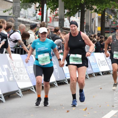 21.09.2025 - PSD Bank Halbmarathon Strokosch-Dieckow http://msf.ph/oto/8934457 21.09.2025 12:29:14 Ziel 1652, 3527, 3633 meine-sportfotos.de